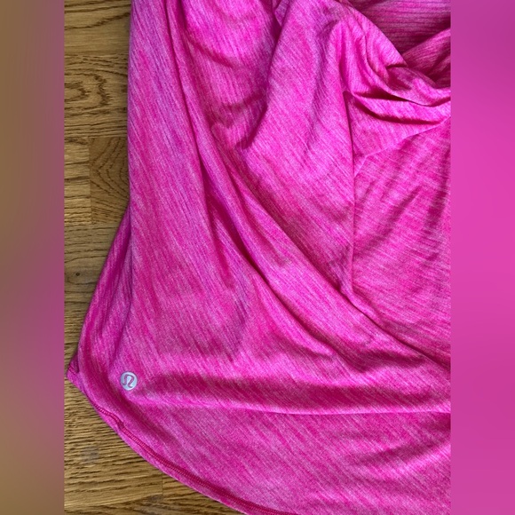 Lululemon 🍋 Free To Be Wild Tank in Bright Pink and Cream Dottie Dash Size 8 - Picture 8 of 9